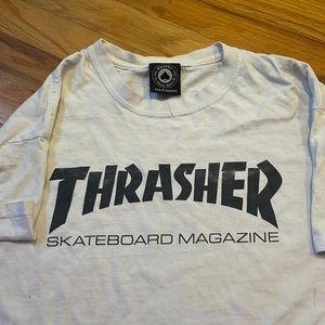 Large white thrasher tee
